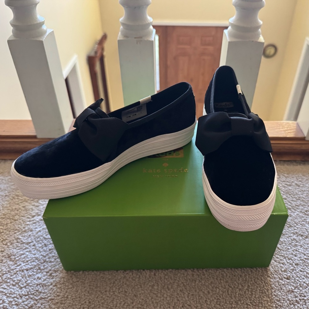 Kate Spade “Triple Decker” velvet sneakers with bow, in black, size 6